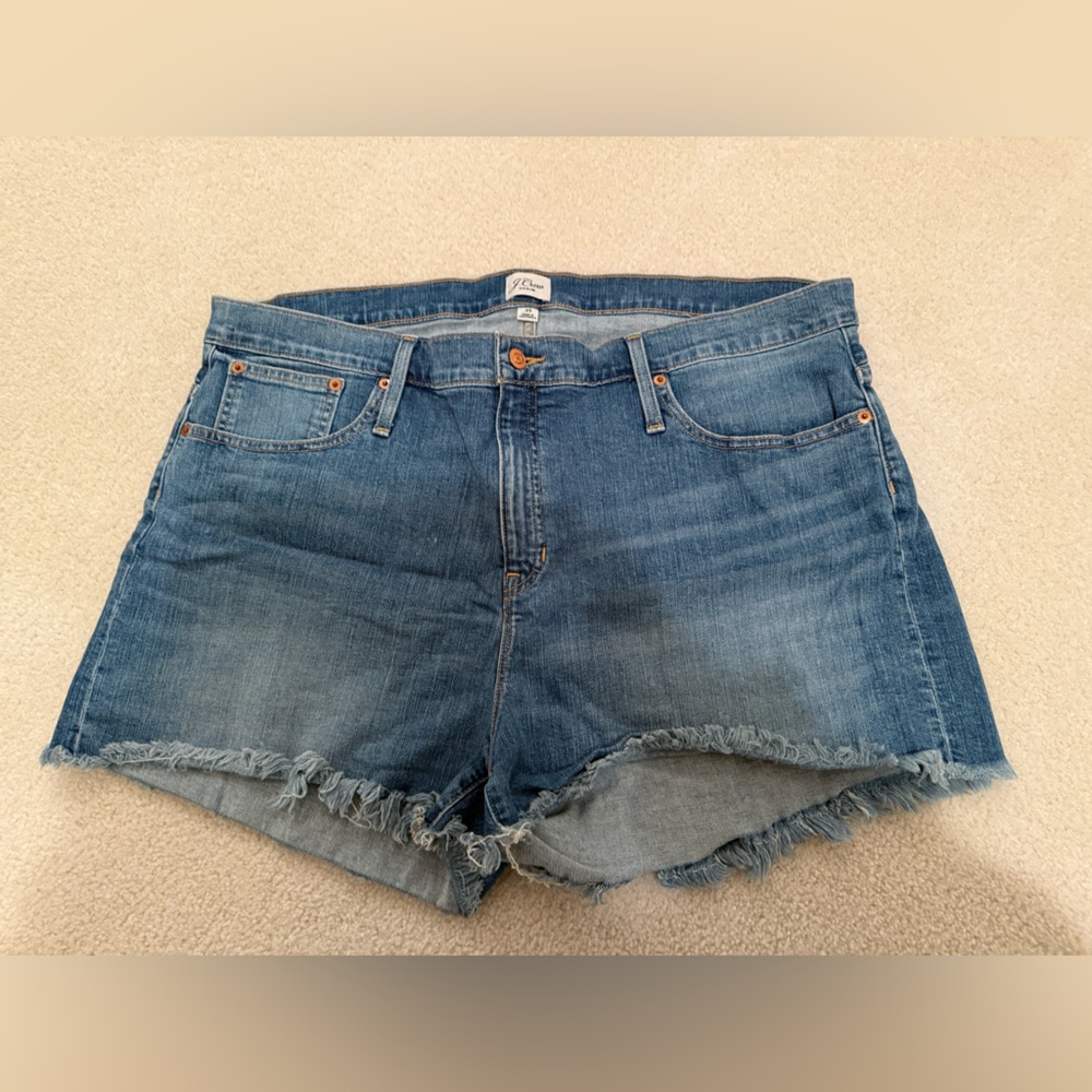 Women’s J-Crew shorts size 35. Worn once look brand new!!